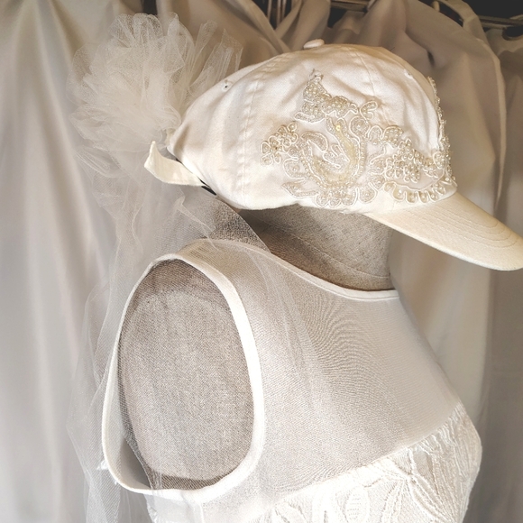 2 Pc: Lace Wedding Dress+ Cap Veil, White Sleeveless, Sequin & Beaded Cap, 4 - Picture 6 of 16